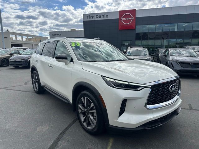 2023 INFINITI QX60 LUXE