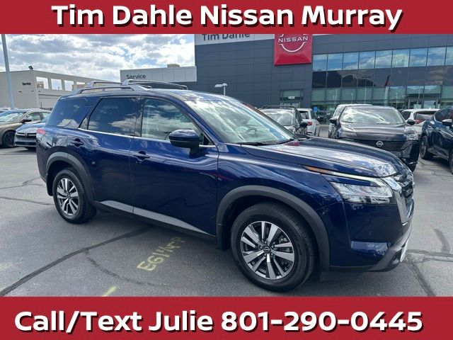 2023 Nissan Pathfinder SL
