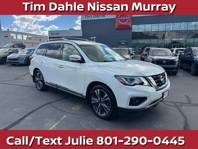 2017 Nissan Pathfinder Platinum
